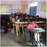 Les enfants handicapés sont intégrés à l'école.